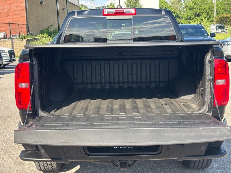 Chevrolet Colorado Vehicle Full-screen Gallery Image 10