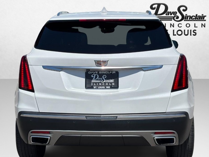 Cadillac XT5 Vehicle Full-screen Gallery Image 04