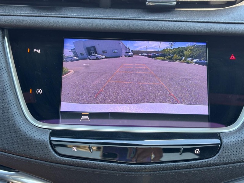 Cadillac XT5 Vehicle Full-screen Gallery Image 20