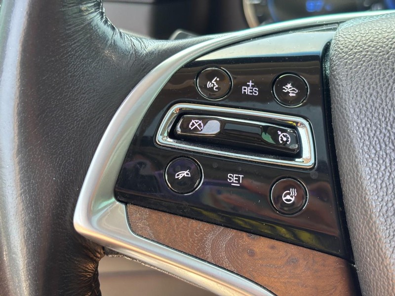 Cadillac Escalade Vehicle Full-screen Gallery Image 19