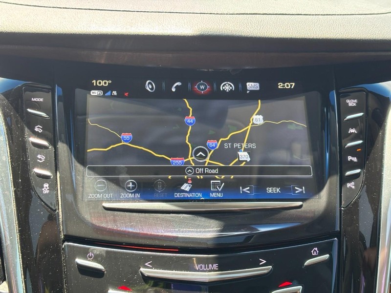 Cadillac Escalade Vehicle Full-screen Gallery Image 23