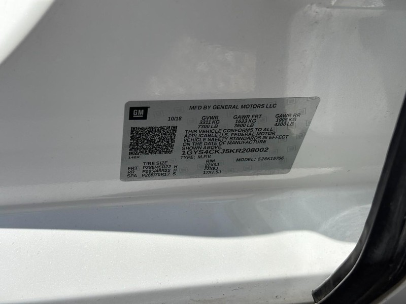 Cadillac Escalade Vehicle Full-screen Gallery Image 26