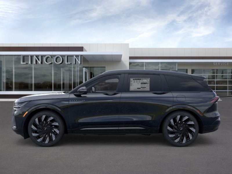 Lincoln Nautilus Vehicle Full-screen Gallery Image 03