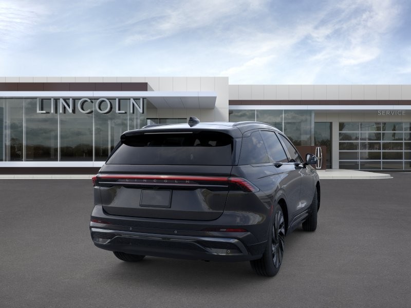 Lincoln Nautilus Vehicle Full-screen Gallery Image 09