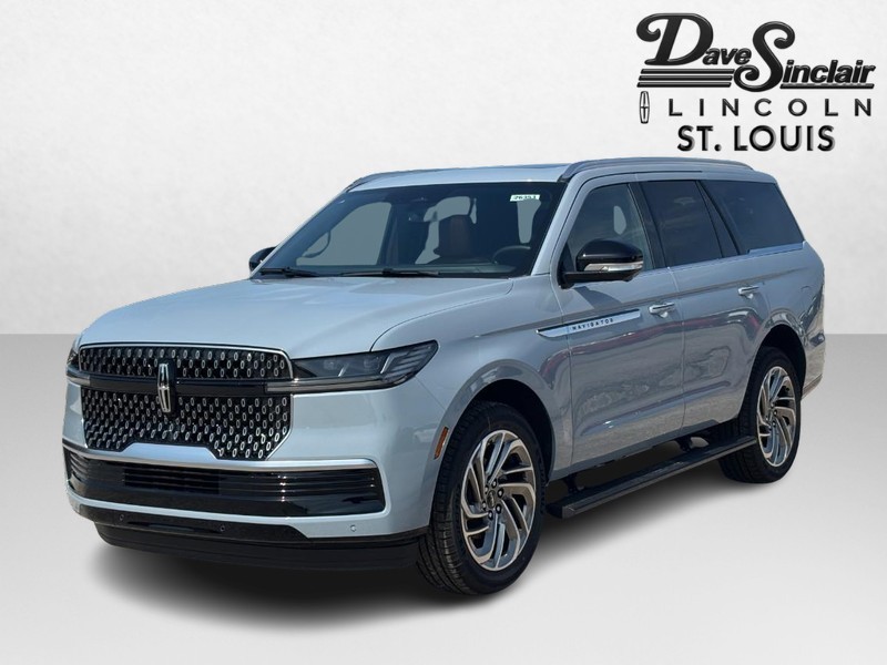 Lincoln Navigator Vehicle Full-screen Gallery Image 07