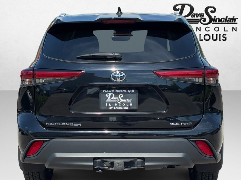 Toyota Highlander Vehicle Full-screen Gallery Image 04