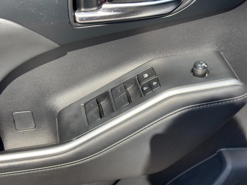 Toyota Highlander Vehicle Full-screen Gallery Image 20