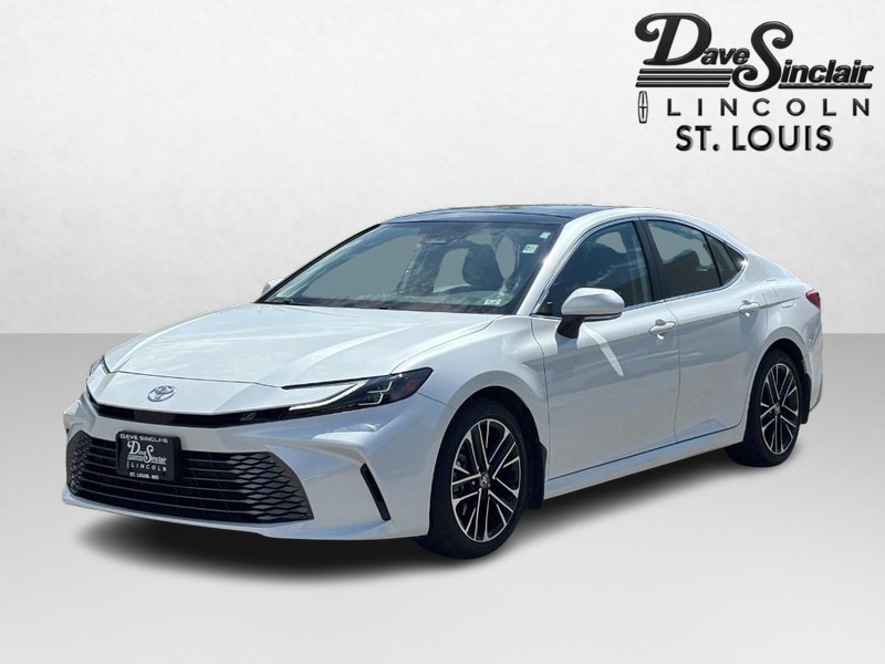 Toyota Camry Vehicle Full-screen Gallery Image 07