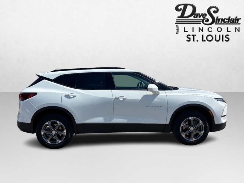 Chevrolet Blazer Vehicle Full-screen Gallery Image 02