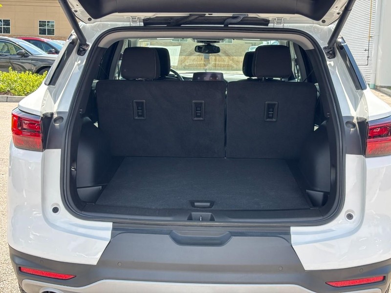 Chevrolet Blazer Vehicle Full-screen Gallery Image 09
