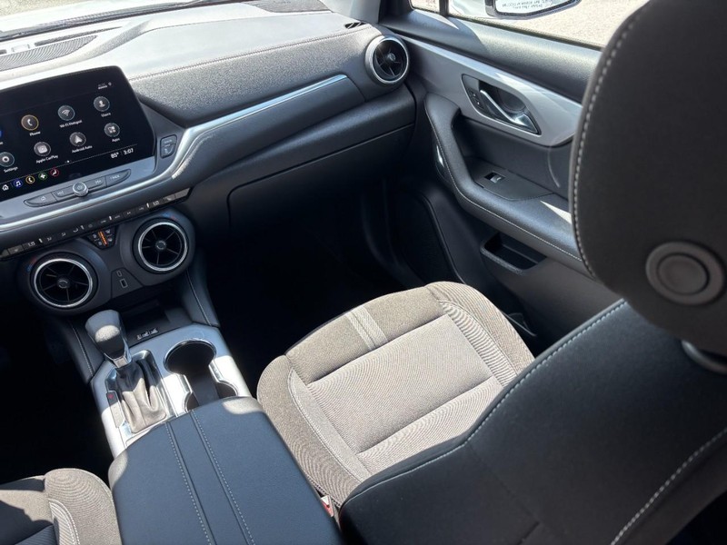 Chevrolet Blazer Vehicle Full-screen Gallery Image 14
