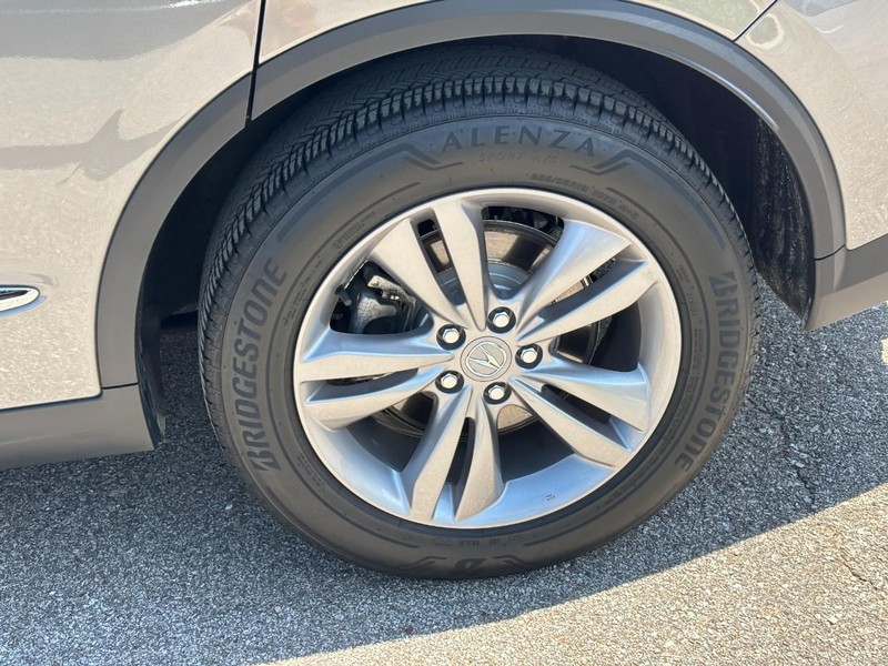 Acura MDX Vehicle Full-screen Gallery Image 10