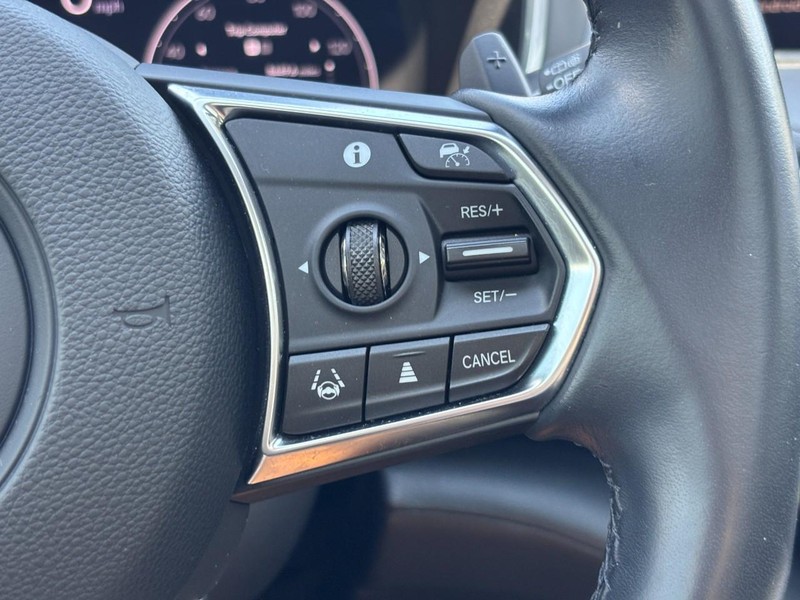 Acura MDX Vehicle Full-screen Gallery Image 19