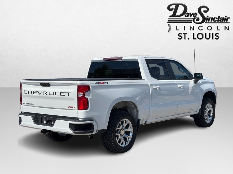 Chevrolet Silverado 1500 Vehicle Full-screen Gallery Image 03