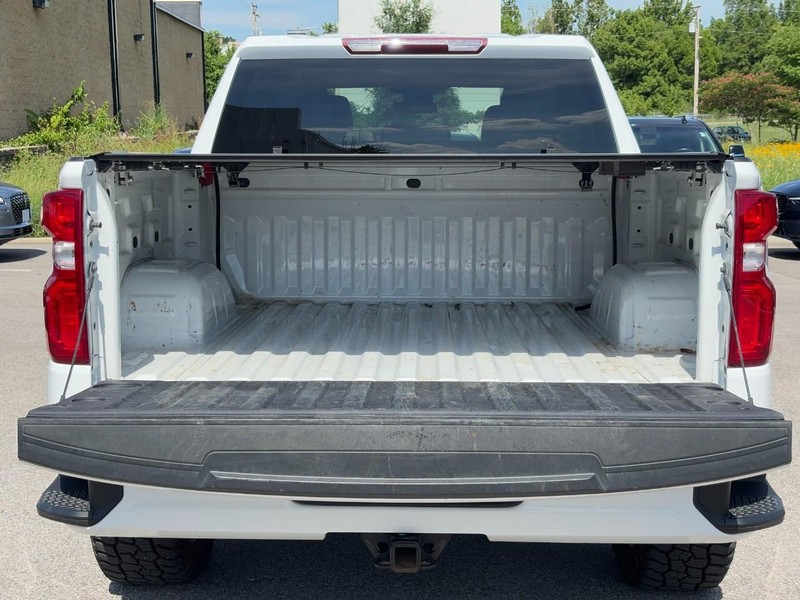 Chevrolet Silverado 1500 Vehicle Full-screen Gallery Image 10