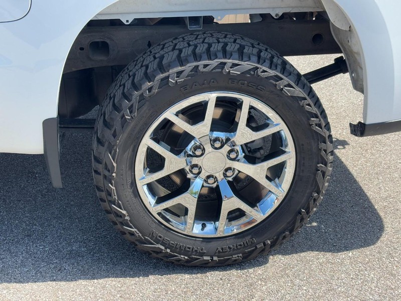 Chevrolet Silverado 1500 Vehicle Full-screen Gallery Image 11