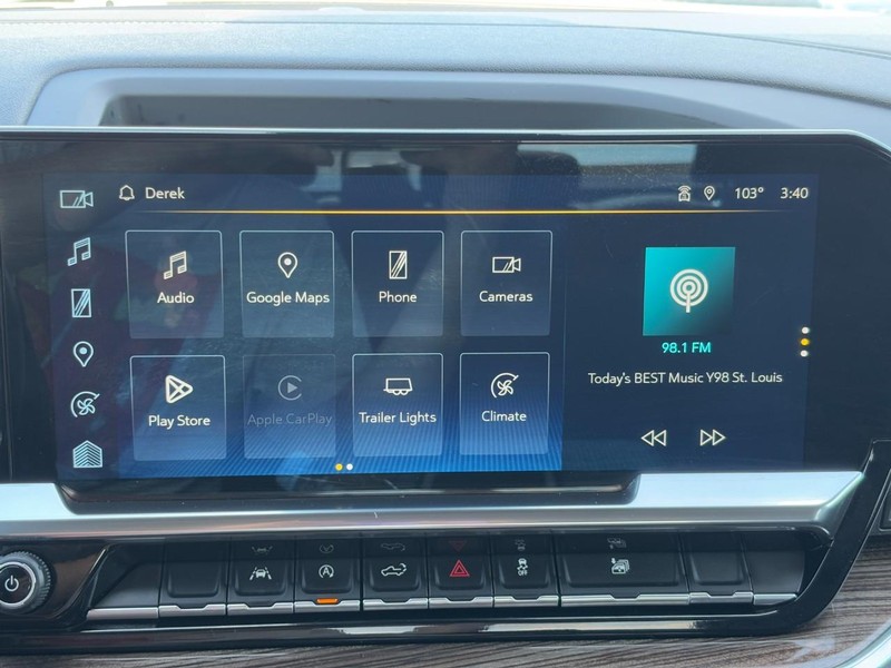 Chevrolet Silverado 1500 Vehicle Full-screen Gallery Image 20