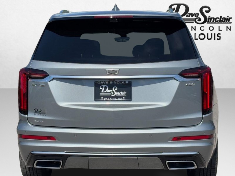 Cadillac XT6 Vehicle Full-screen Gallery Image 04