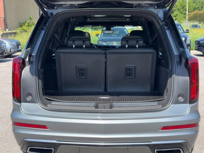 Cadillac XT6 Vehicle Full-screen Gallery Image 09