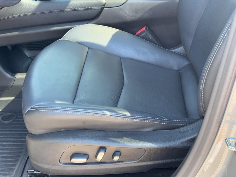 Cadillac XT6 Vehicle Full-screen Gallery Image 17
