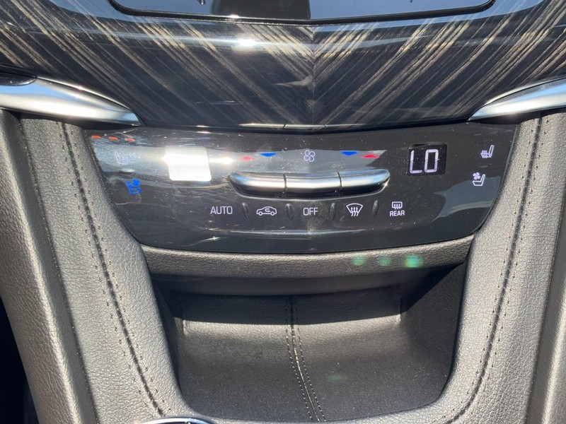 Cadillac XT6 Vehicle Full-screen Gallery Image 23