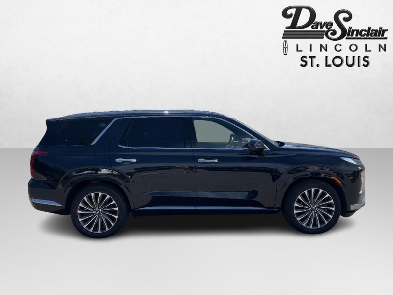 Hyundai Palisade Vehicle Full-screen Gallery Image 02