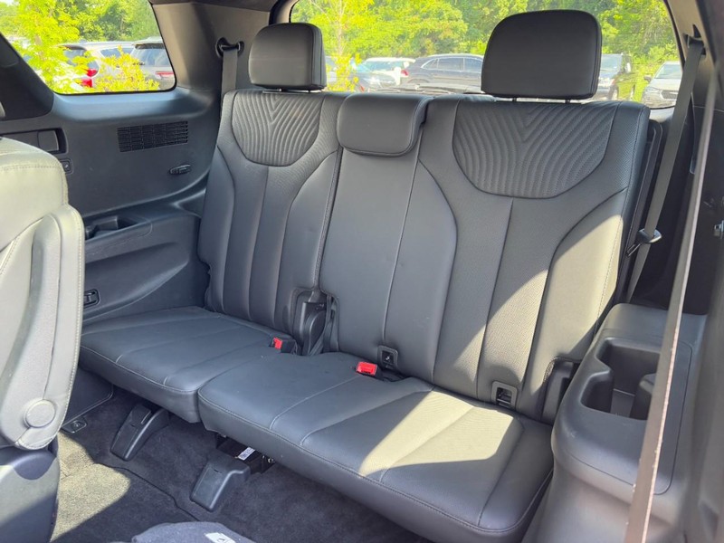 Hyundai Palisade Vehicle Full-screen Gallery Image 12