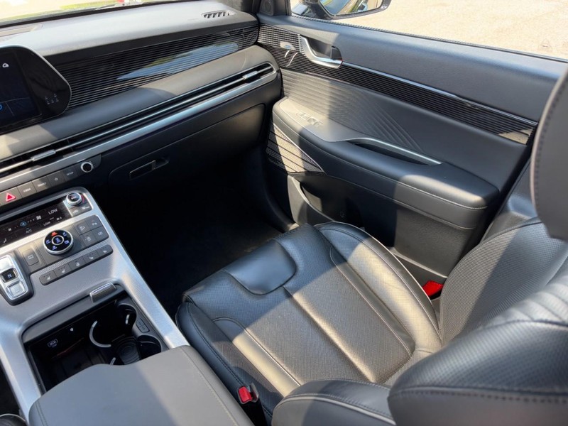 Hyundai Palisade Vehicle Full-screen Gallery Image 17