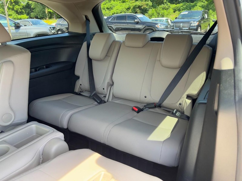 Honda Odyssey Vehicle Full-screen Gallery Image 12