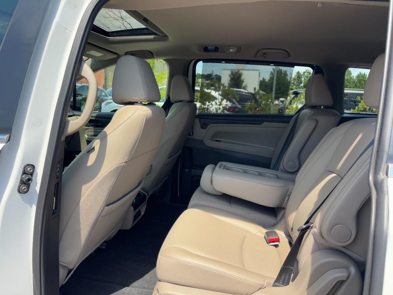 Honda Odyssey Vehicle Full-screen Gallery Image 13