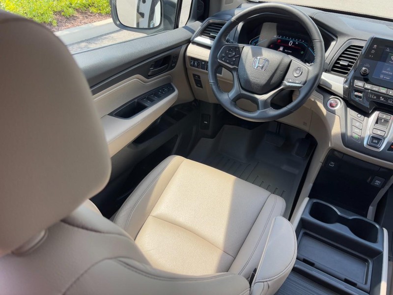 Honda Odyssey Vehicle Full-screen Gallery Image 15