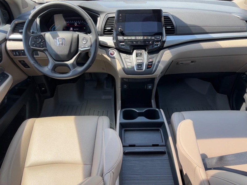 Honda Odyssey Vehicle Full-screen Gallery Image 16