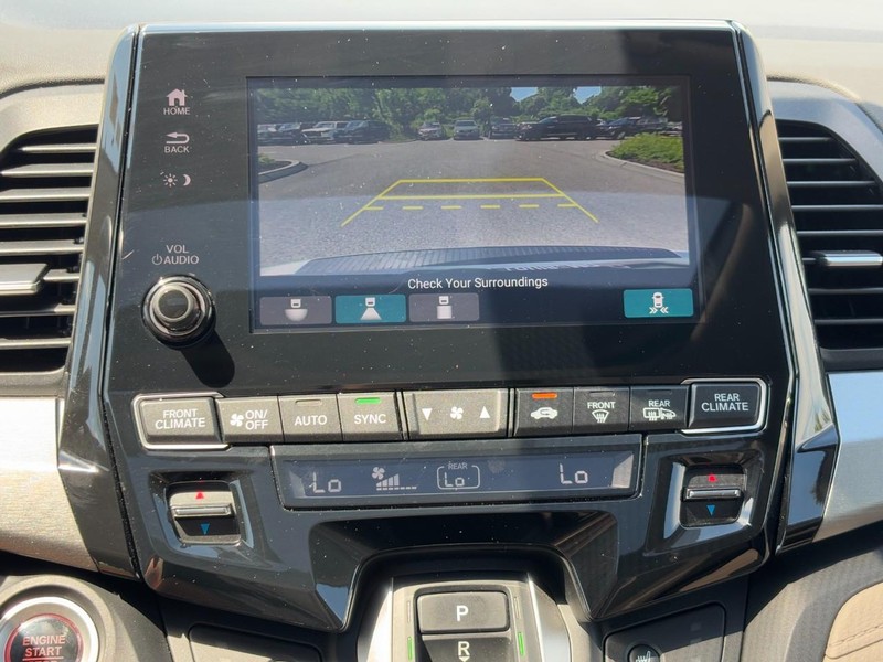 Honda Odyssey Vehicle Full-screen Gallery Image 24