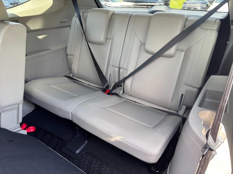 Volkswagen Atlas Vehicle Full-screen Gallery Image 12