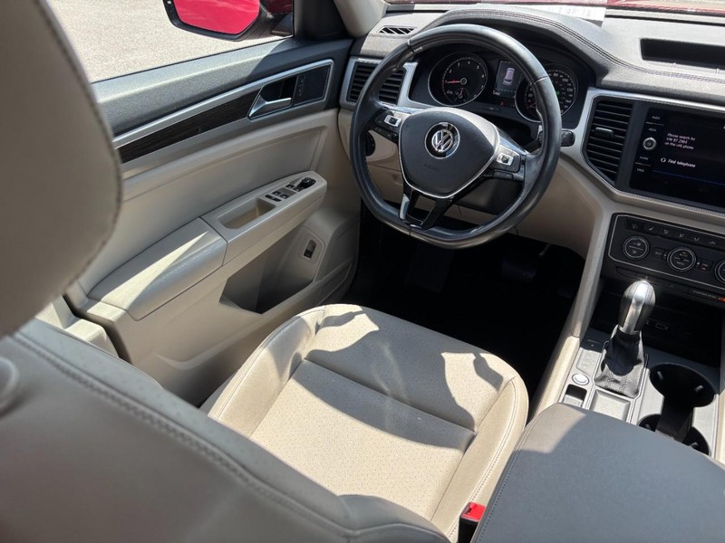 Volkswagen Atlas Vehicle Full-screen Gallery Image 14