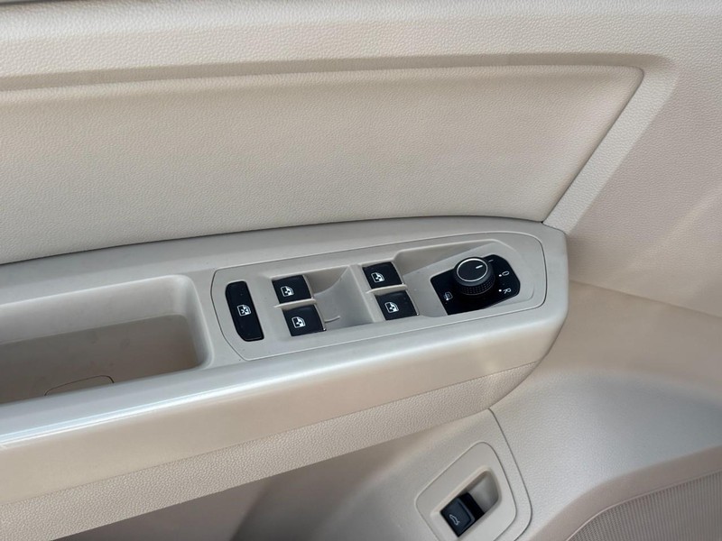 Volkswagen Atlas Vehicle Full-screen Gallery Image 19