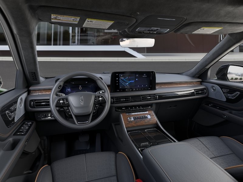 Lincoln Aviator Vehicle Full-screen Gallery Image 10