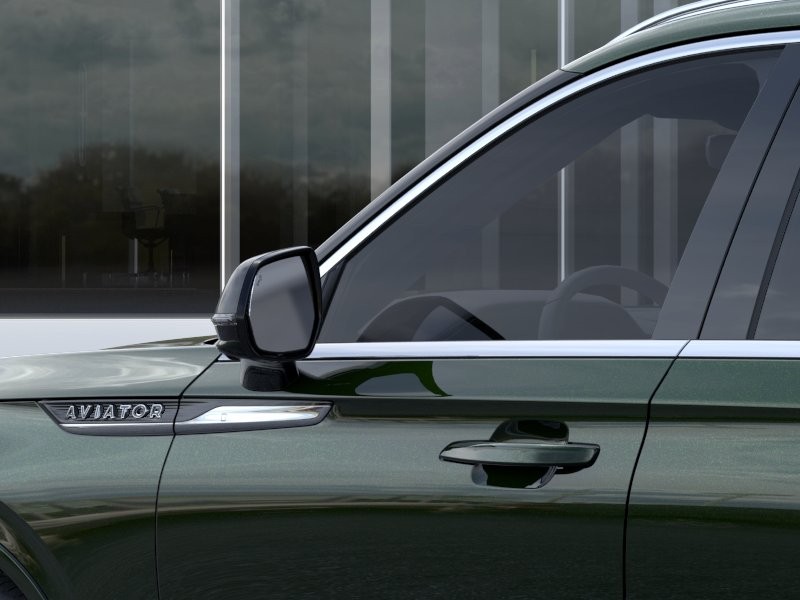 Lincoln Aviator Vehicle Full-screen Gallery Image 21