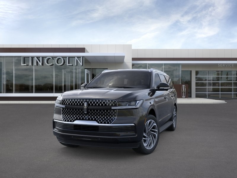 Lincoln Navigator Vehicle Full-screen Gallery Image 02