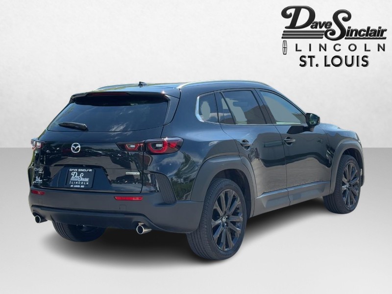 Mazda CX-50 Vehicle Full-screen Gallery Image 03