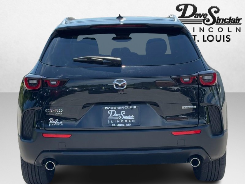 Mazda CX-50 Vehicle Full-screen Gallery Image 04
