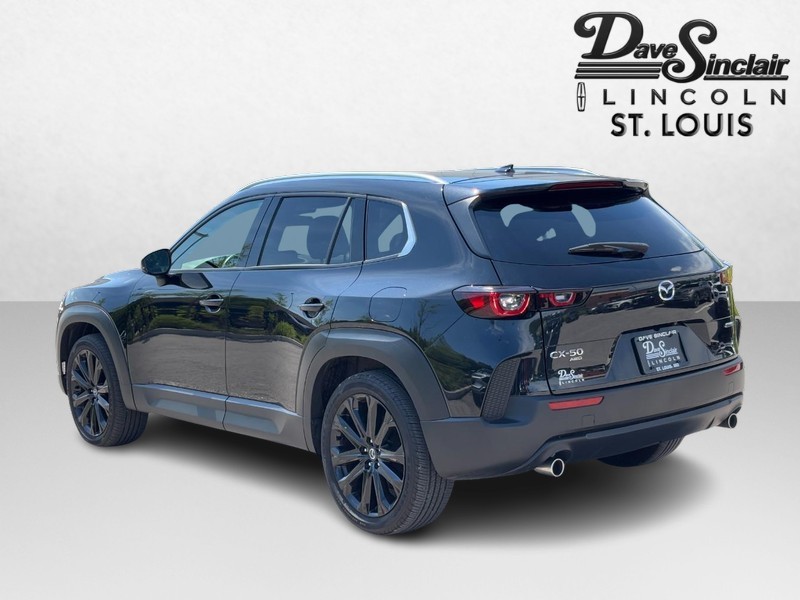 Mazda CX-50 Vehicle Full-screen Gallery Image 05