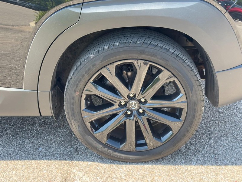 Mazda CX-50 Vehicle Full-screen Gallery Image 11