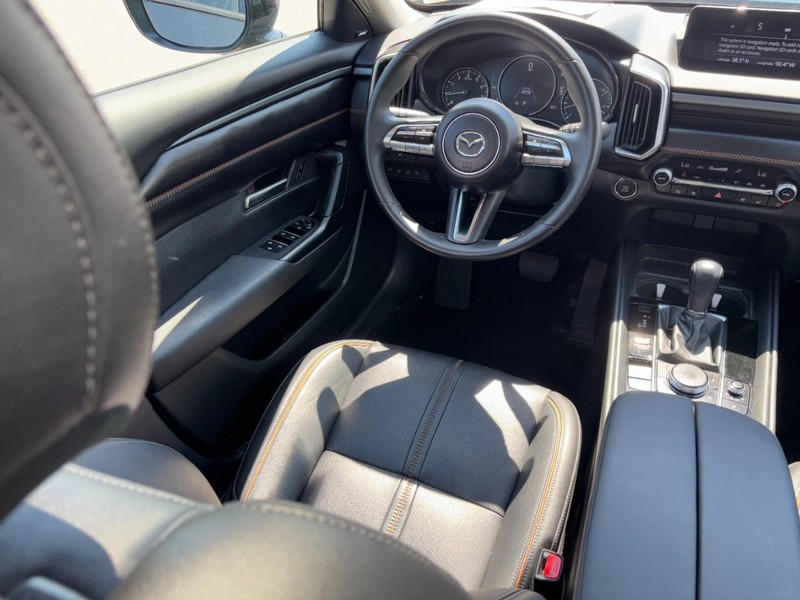 Mazda CX-50 Vehicle Full-screen Gallery Image 13