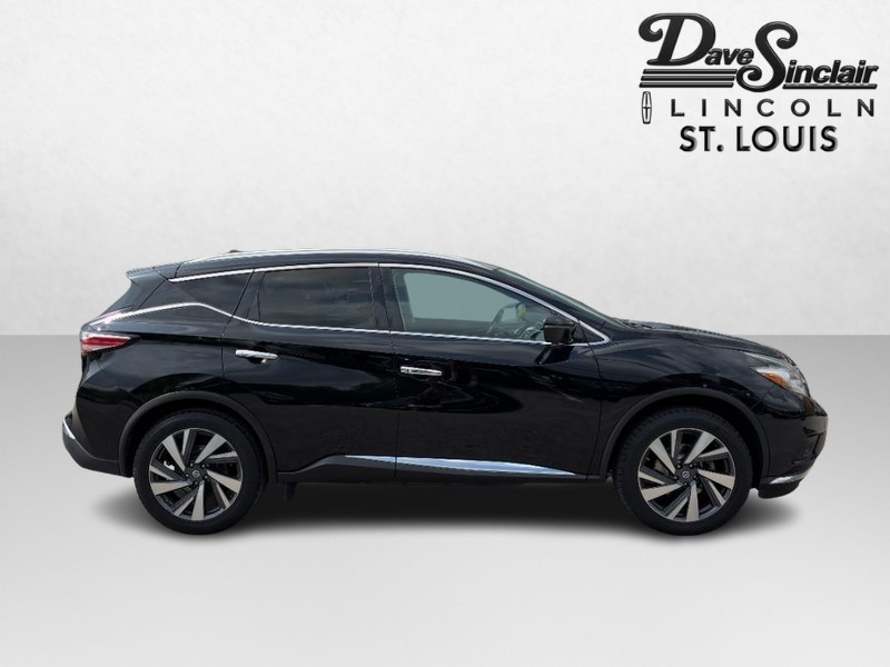 Nissan Murano Vehicle Full-screen Gallery Image 02