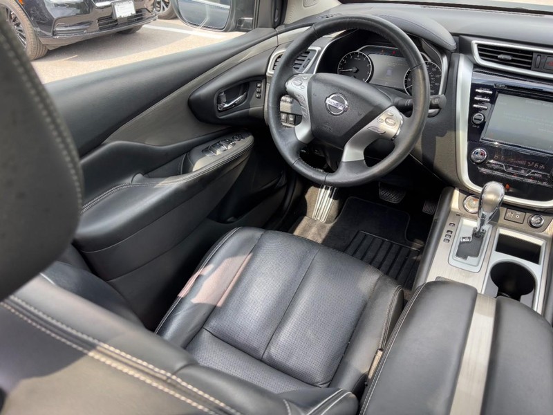 Nissan Murano Vehicle Full-screen Gallery Image 13