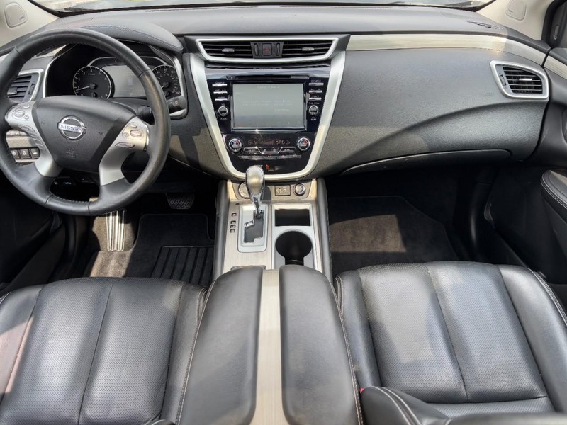 Nissan Murano Vehicle Full-screen Gallery Image 14