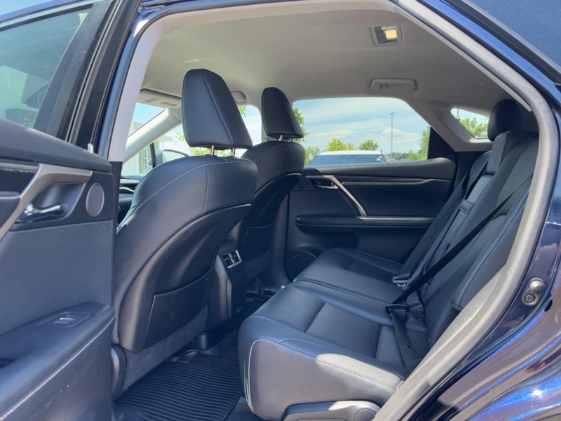 Lexus RX Vehicle Full-screen Gallery Image 12