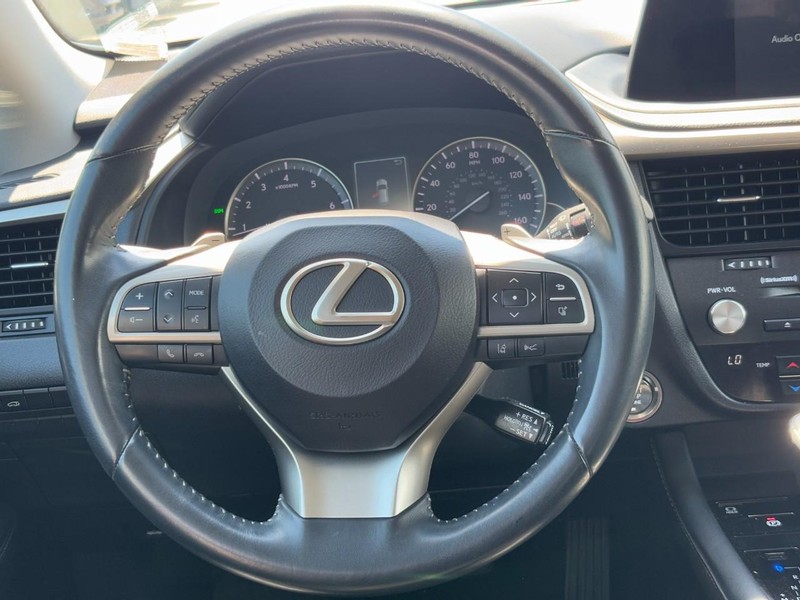 Lexus RX Vehicle Full-screen Gallery Image 16