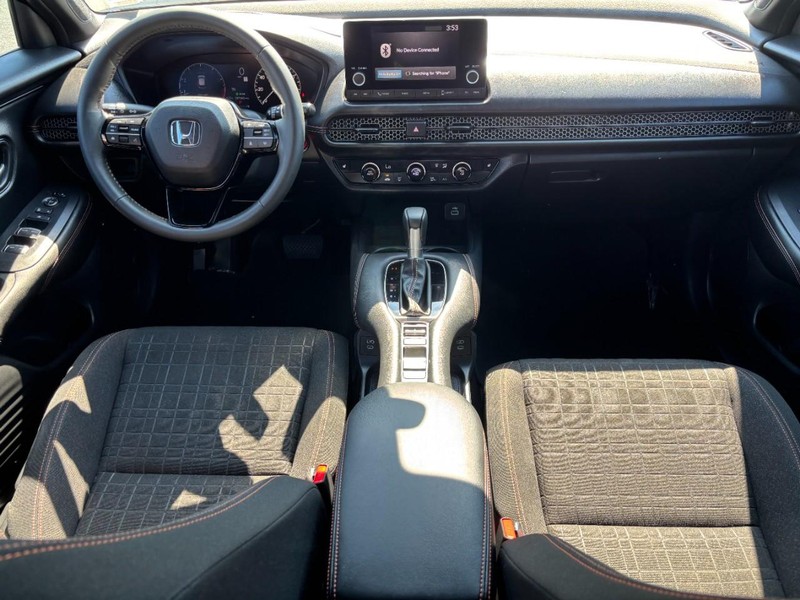 Honda HR-V Vehicle Full-screen Gallery Image 14